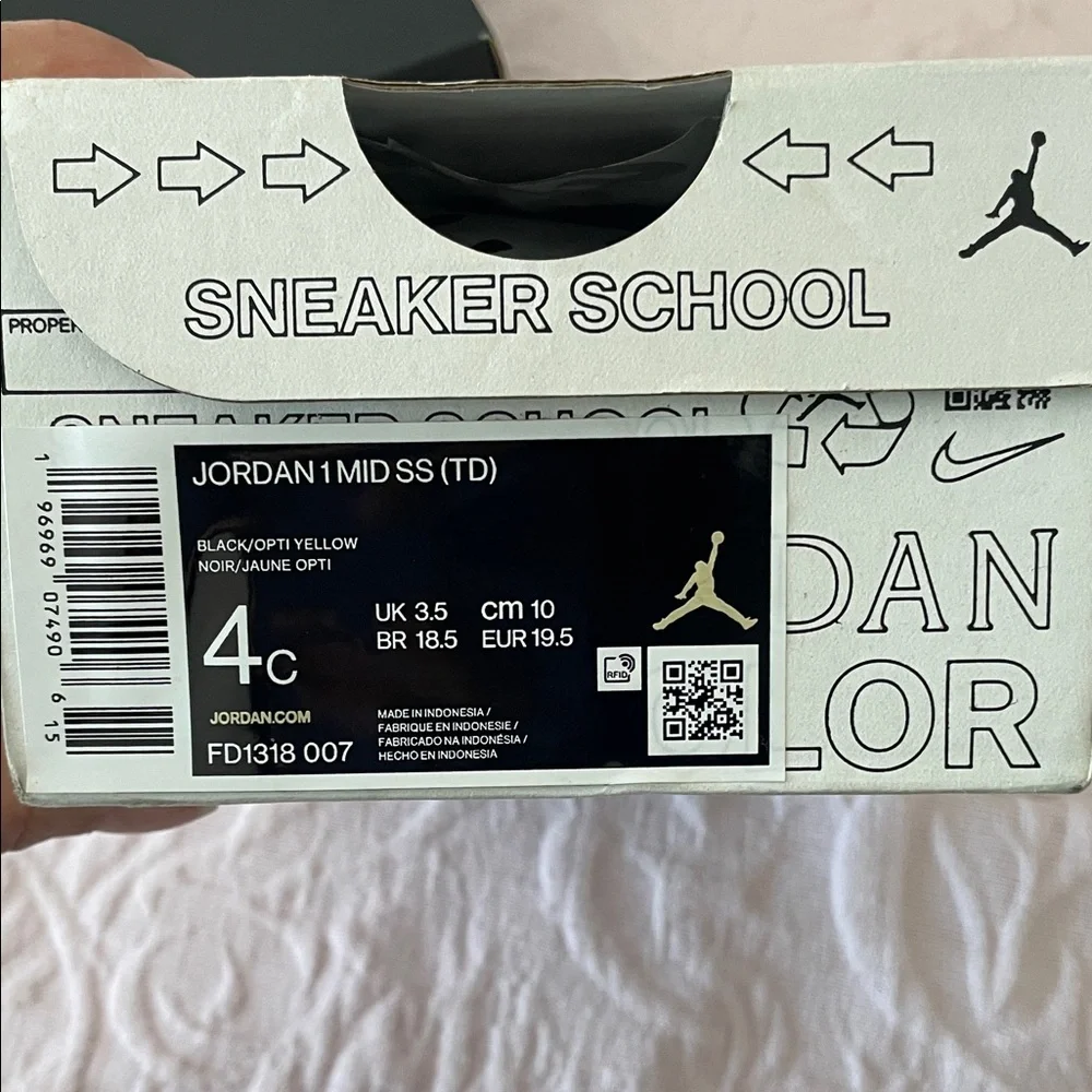 4C Jordan color me design - Picture 8 of 8